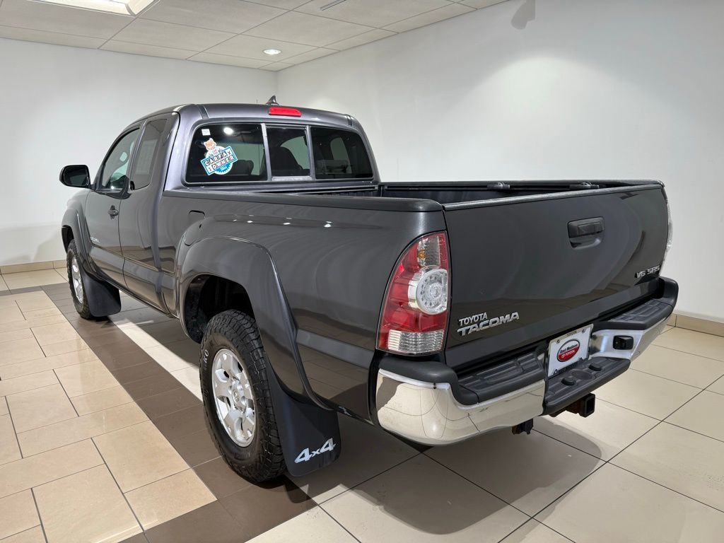 Thumbnail: 2015 Toyota Tacoma - 3
