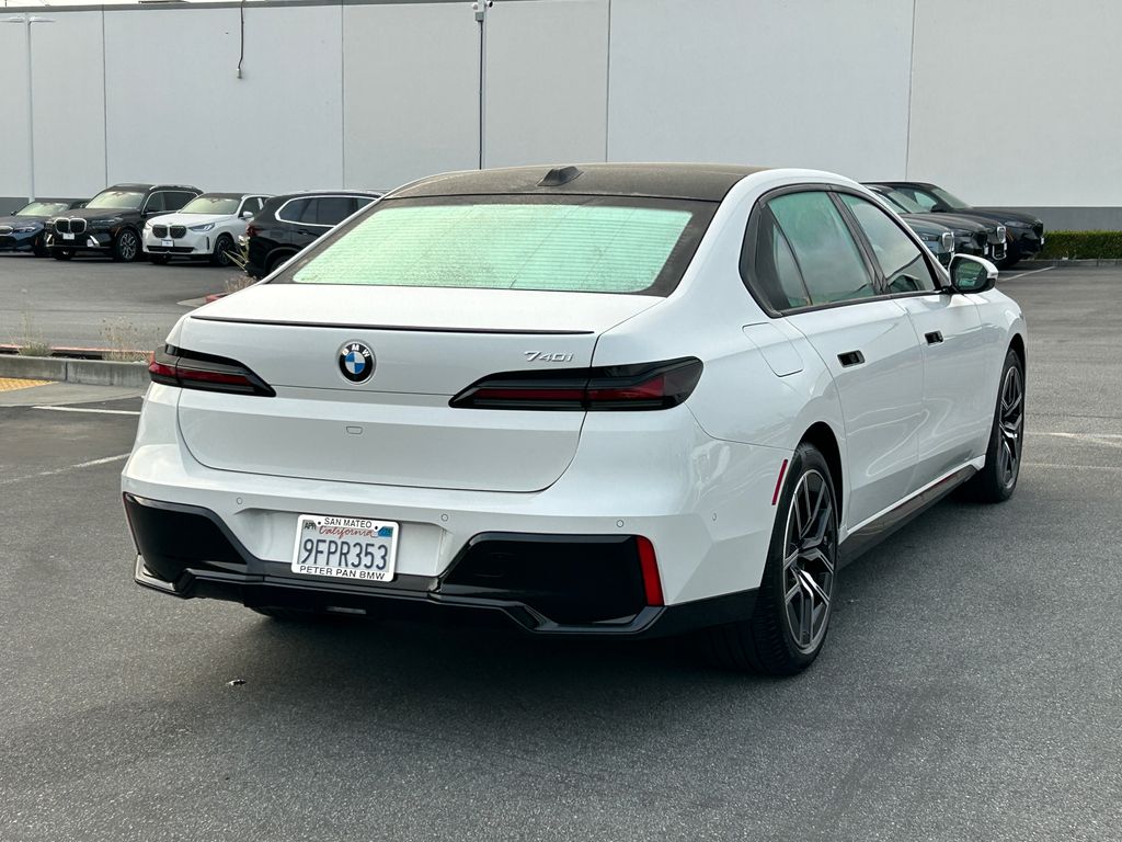 Thumbnail: 2023 BMW 7 Series - 5