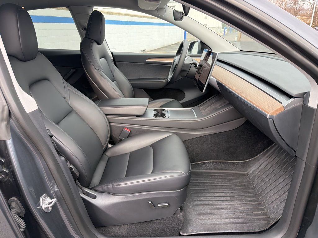 Thumbnail: 2023 Tesla Model Y - 24