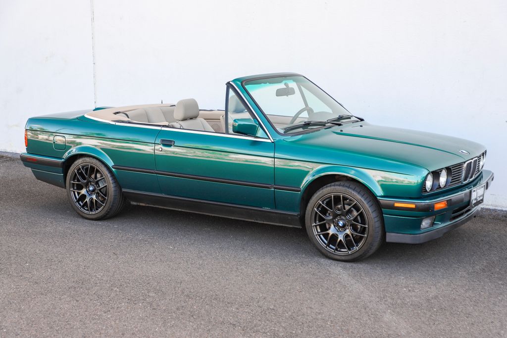 Laguna Green 1992 BMW 3 Series Convertible Rear-Wheel Drive 5-Speed Manual