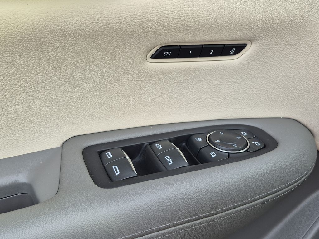 2022 Cadillac XT5 Premium Luxury White at AutoSavvy Houston Northwest