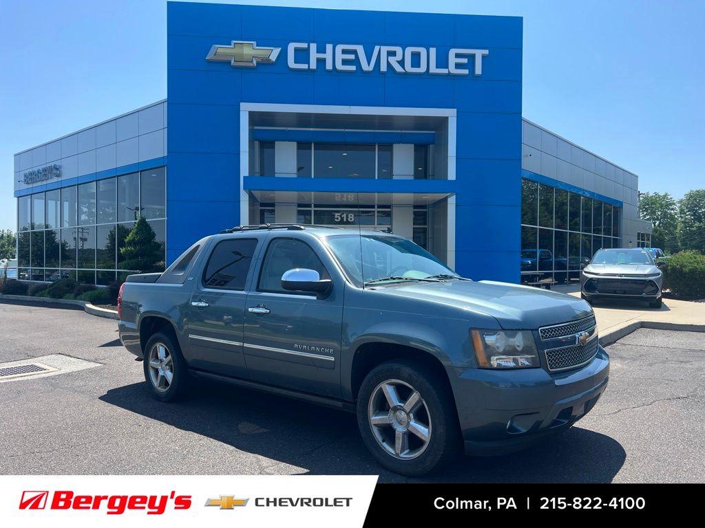 Blue Granite Metallic 2011 Chevrolet Avalanche Pickup Truck Four-Wheel Drive 6-Speed Automatic