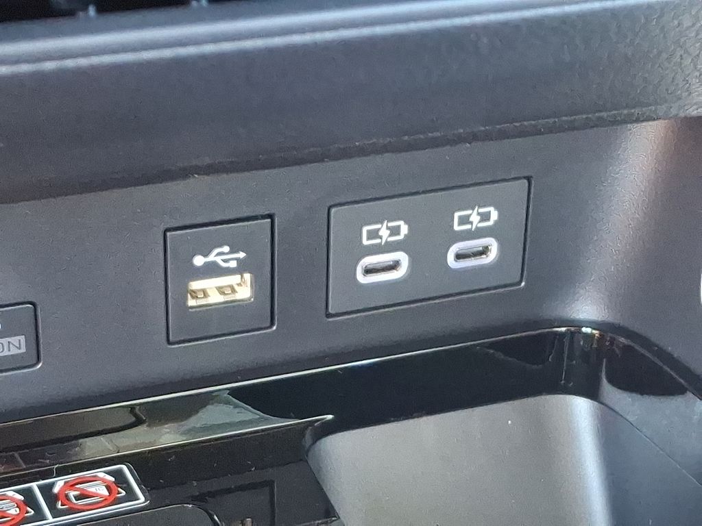 Thumbnail: 2025 Toyota Camry - 27