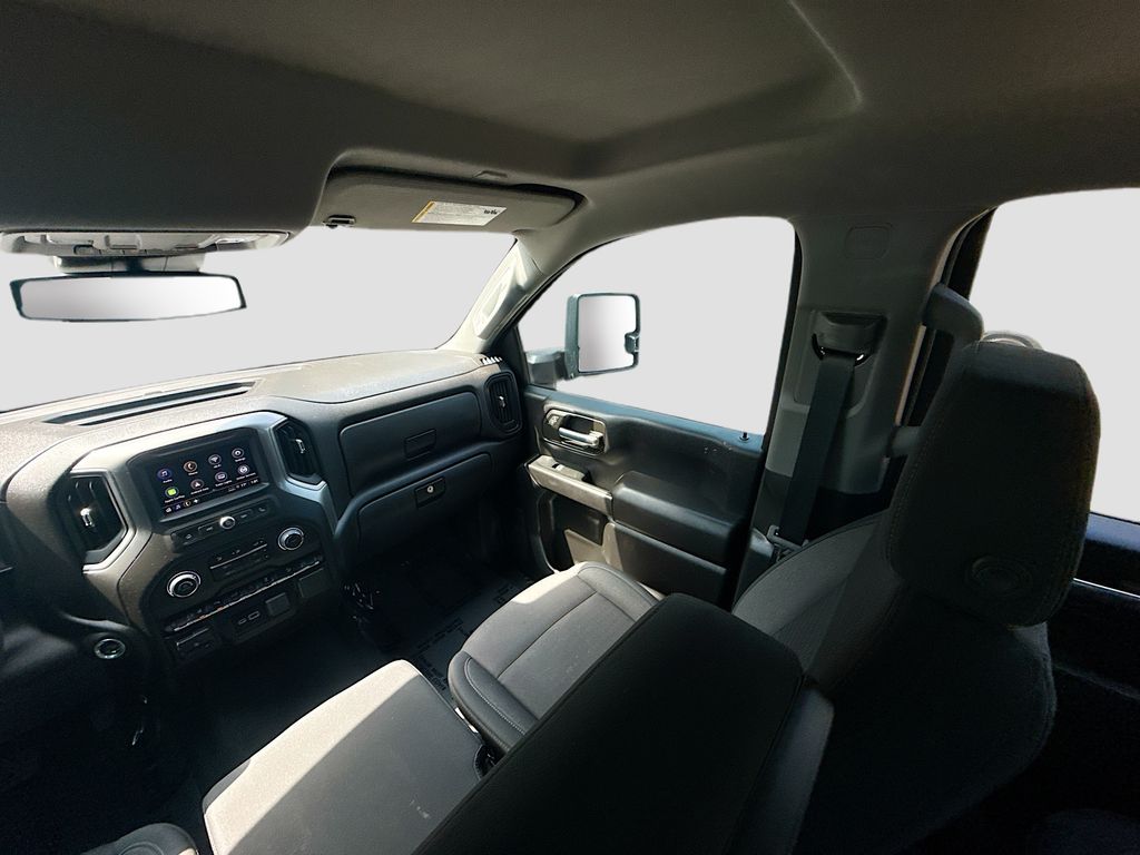 Used 2025 White Chevrolet Custom image 21