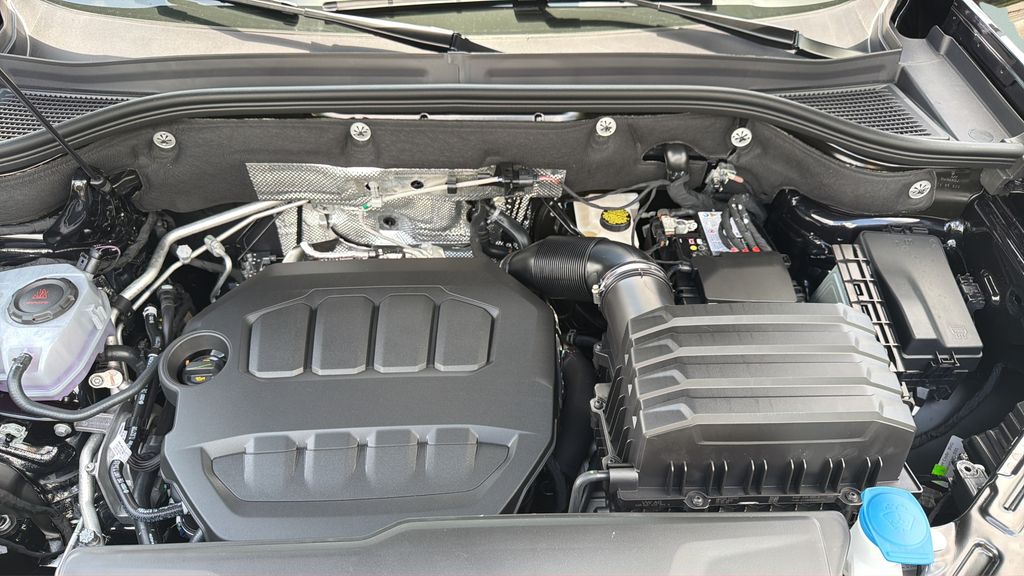New 2026 Black Volkswagen 2.0T SE w/Technology image 32