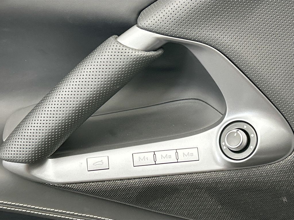 Thumbnail: 2019 Ferrari 812 - 20