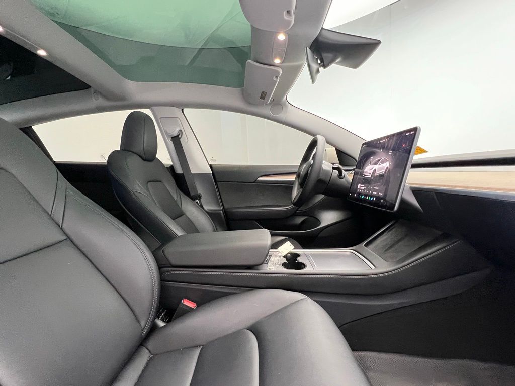 Thumbnail: 2023 Tesla Model 3 - 7