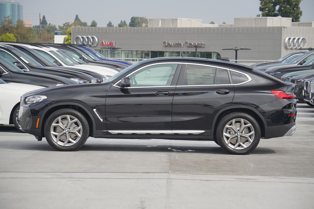 Thumbnail: 2025 BMW X4 - 4