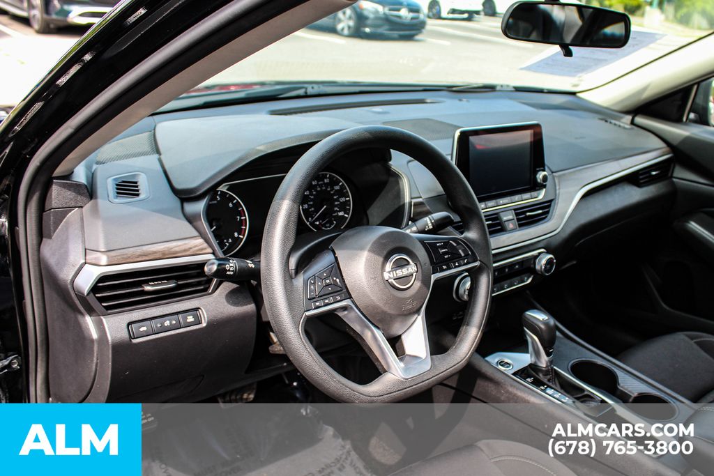 Used 2025 Black Nissan 2.5 SV image 22