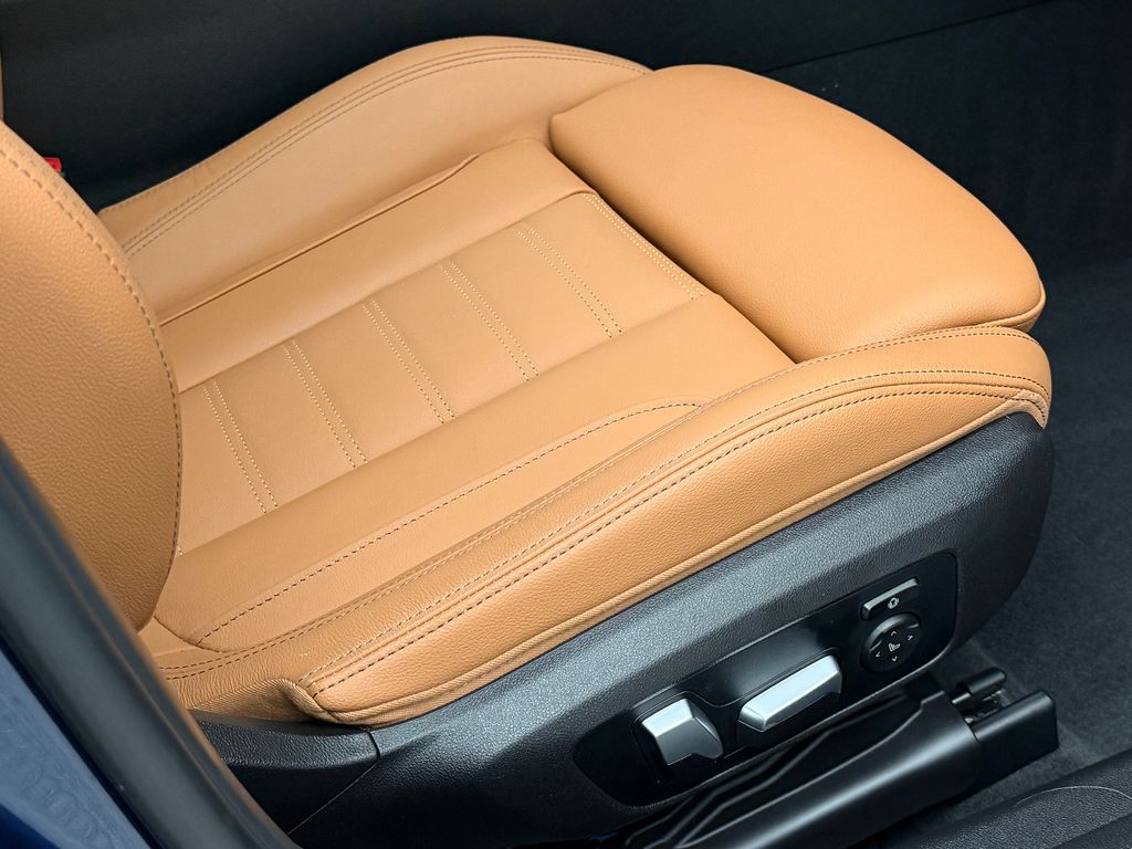 Thumbnail: 2021 BMW 3 Series - 11