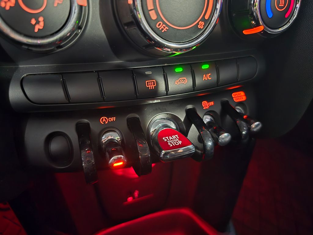 Thumbnail: 2022 MINI Cooper - 24