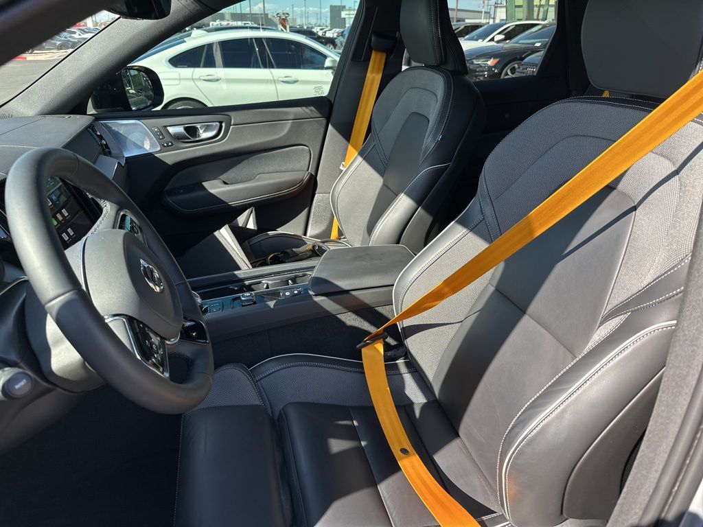 Thumbnail: 2024 Volvo XC60 - 7