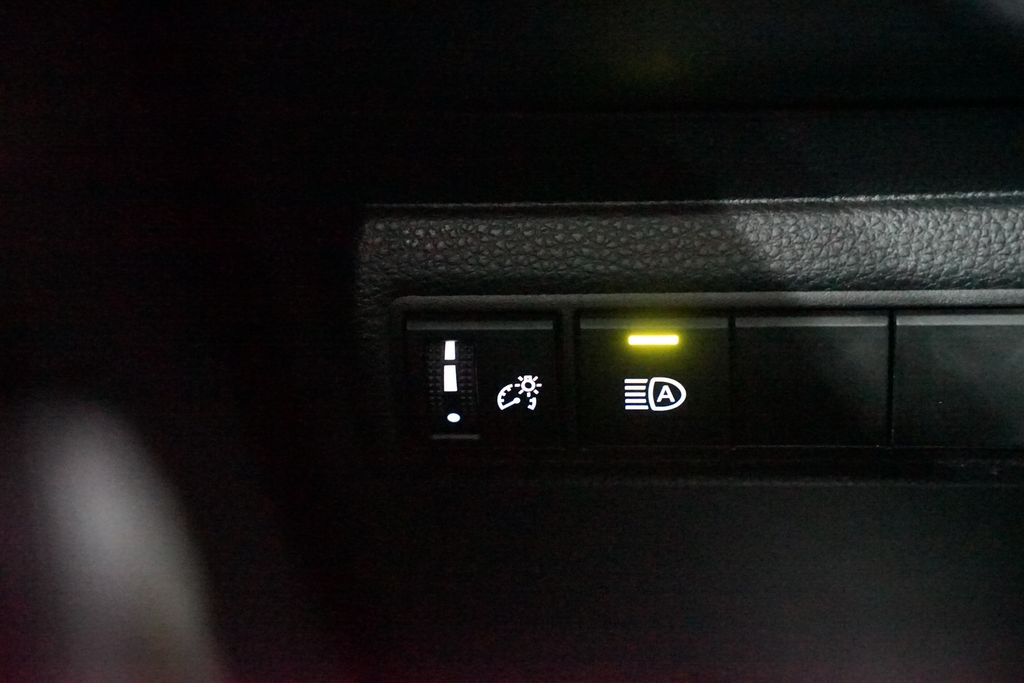 Thumbnail: 2025 Toyota Corolla - 22