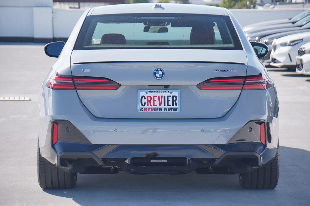 Thumbnail: 2026 BMW i5 - 6