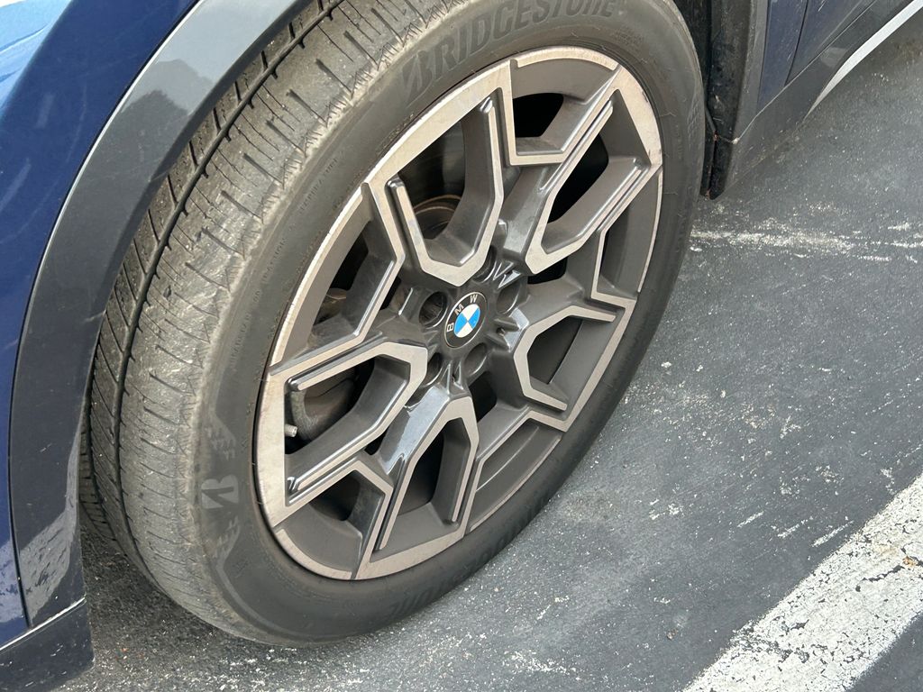 Thumbnail: 2023 BMW X1 - 3