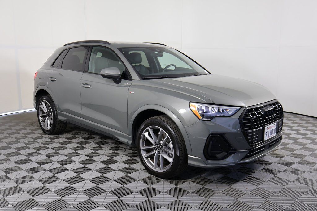 Thumbnail: 2022 Audi Q3 - 3