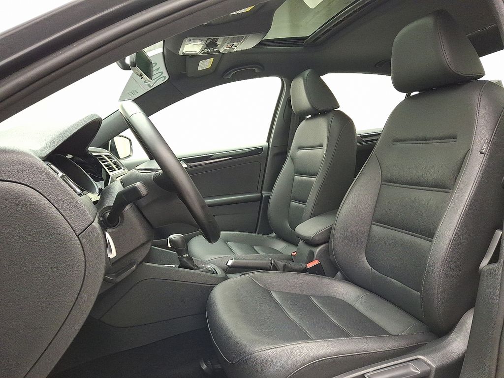 Thumbnail: 2018 Volkswagen Jetta - 13