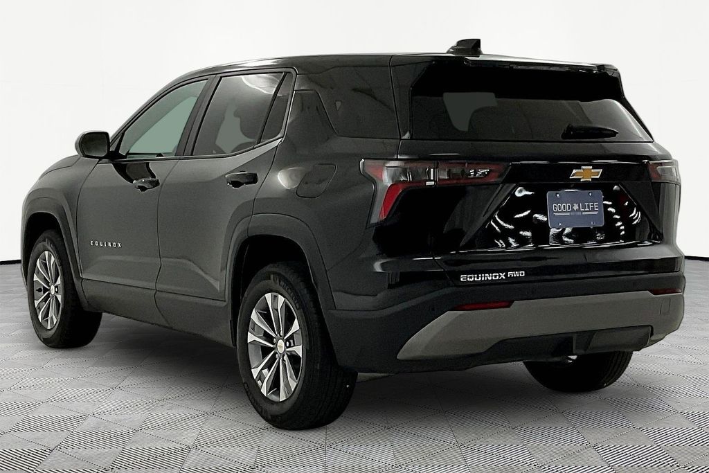 View vehicle photo 4