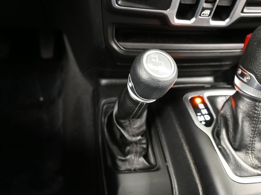 Used 2018 Hellayella Clearcoat Jeep Unlimited Sport S image 24