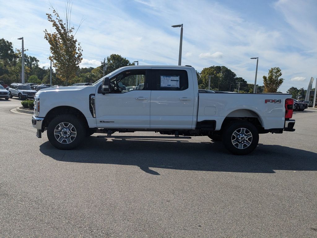 2026 Ford Super Duty F-350 SRW LARIAT