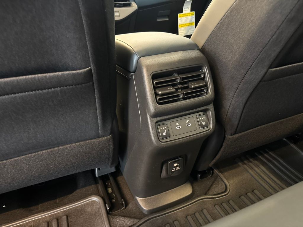 2026 Nissan Leaf PLATINUM+