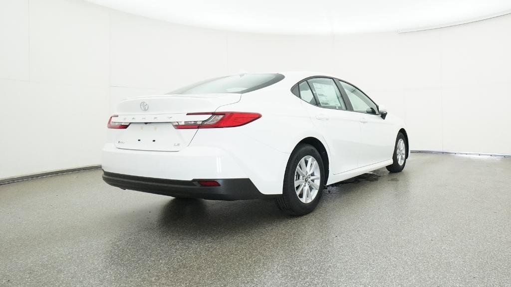 2025 Toyota Camry LE 29