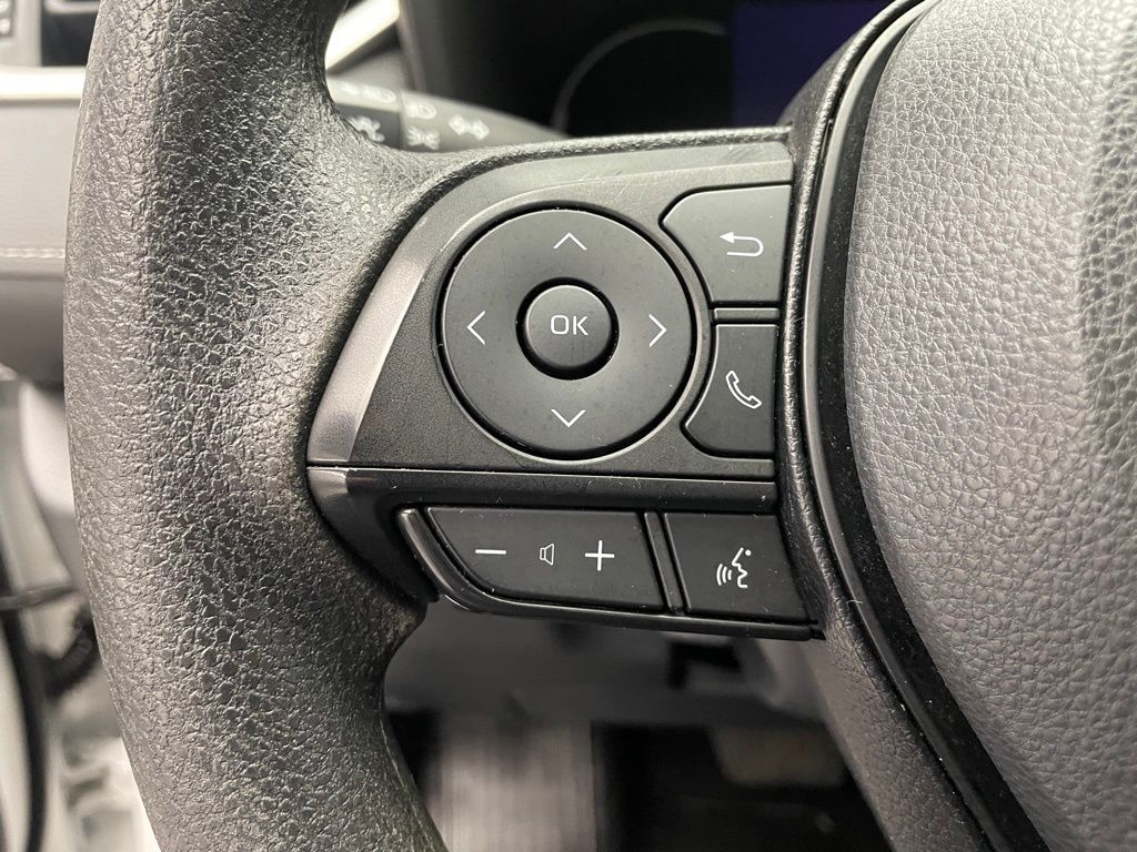 Thumbnail: 2023 Toyota RAV4 - 21