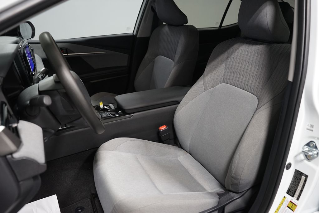 Thumbnail: 2025 Toyota Camry - 27