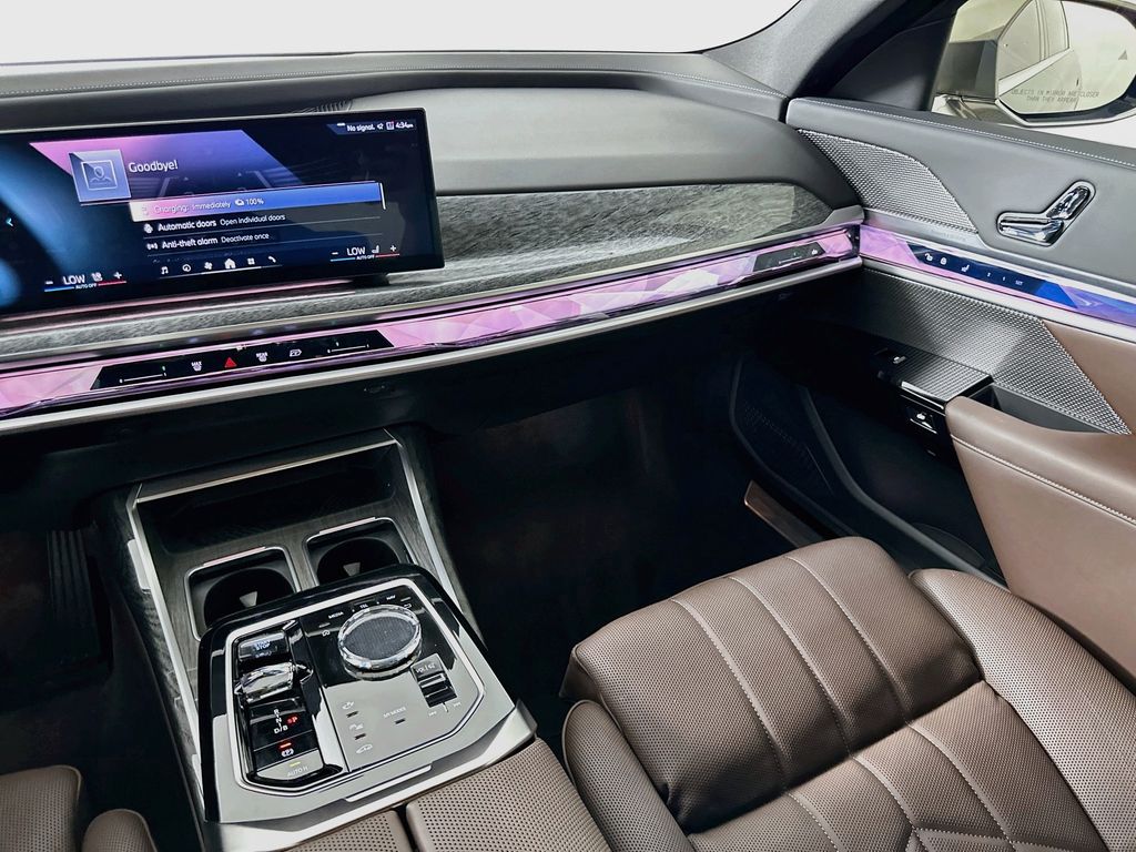Thumbnail: 2024 BMW i7 - 23