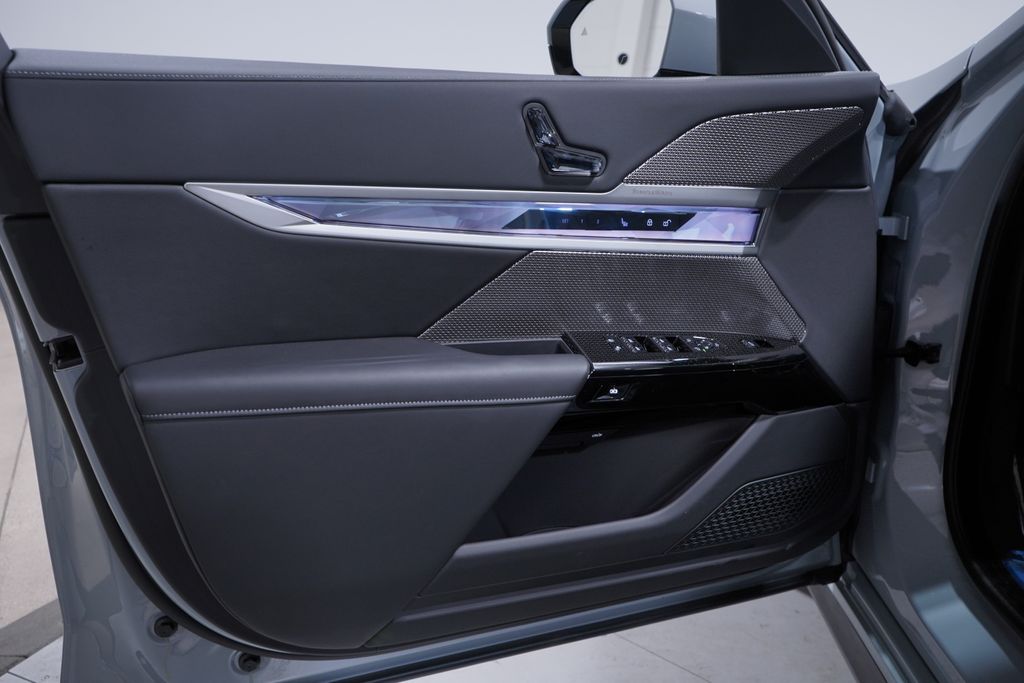 Thumbnail: 2025 BMW i7 - 12