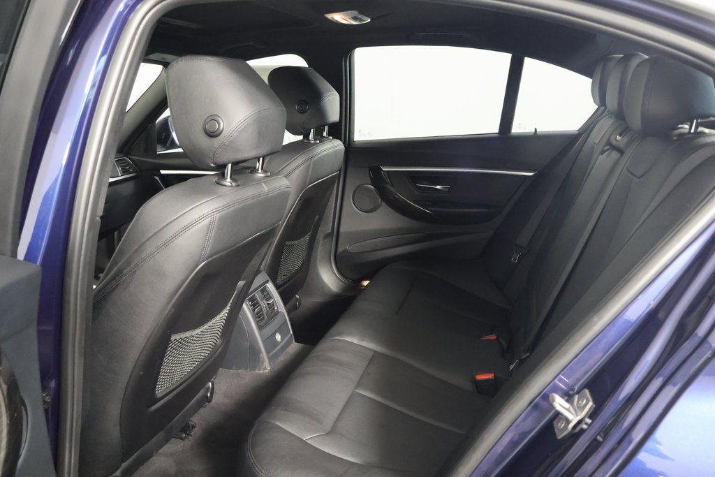 Thumbnail: 2017 BMW 3 Series - 11