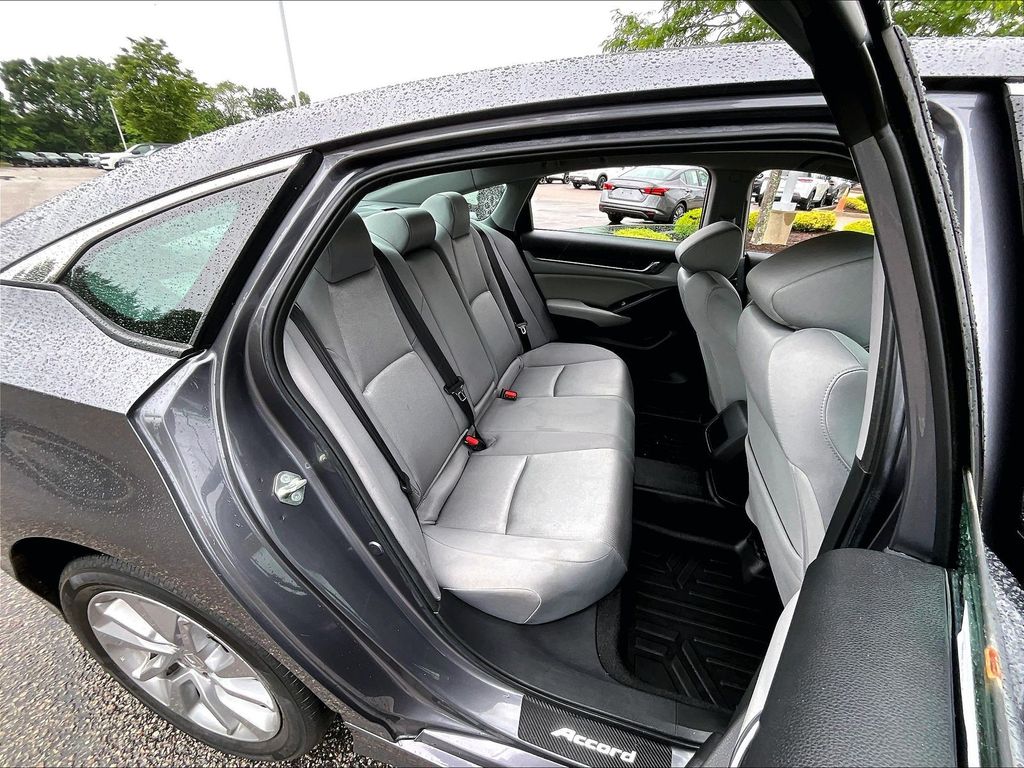 2020 Honda Accord — photo 16
