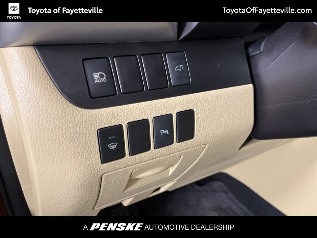 2017 Toyota Highlander Limited 31