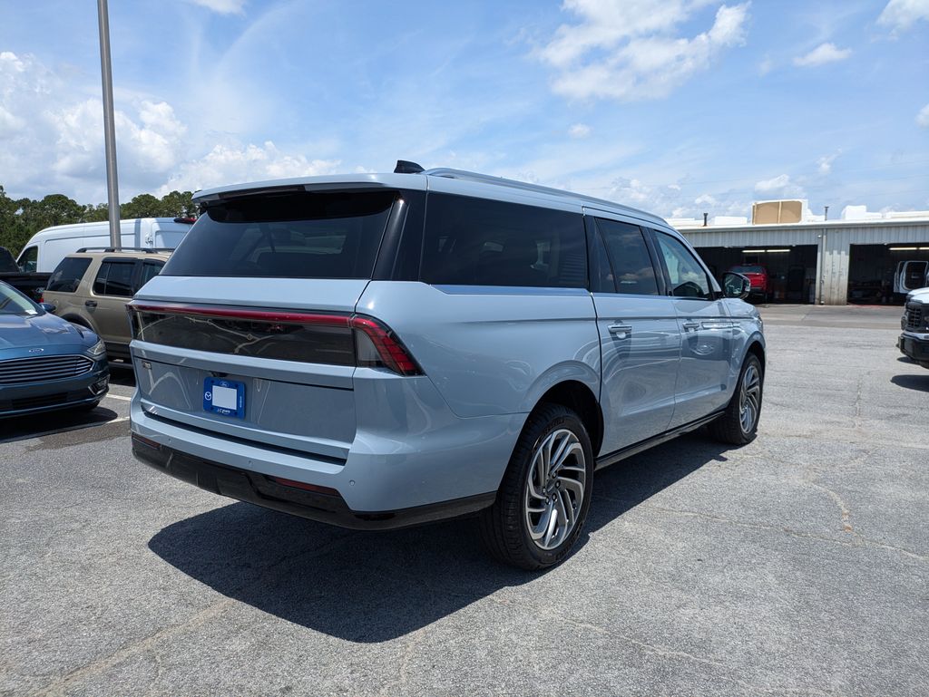 2027 Lincoln Navigator Reserve L