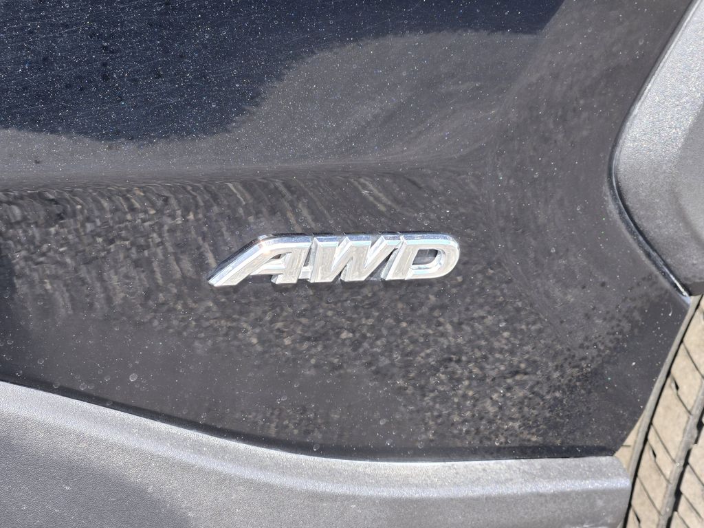 2025 Toyota RAV4 Hybrid LE - 9