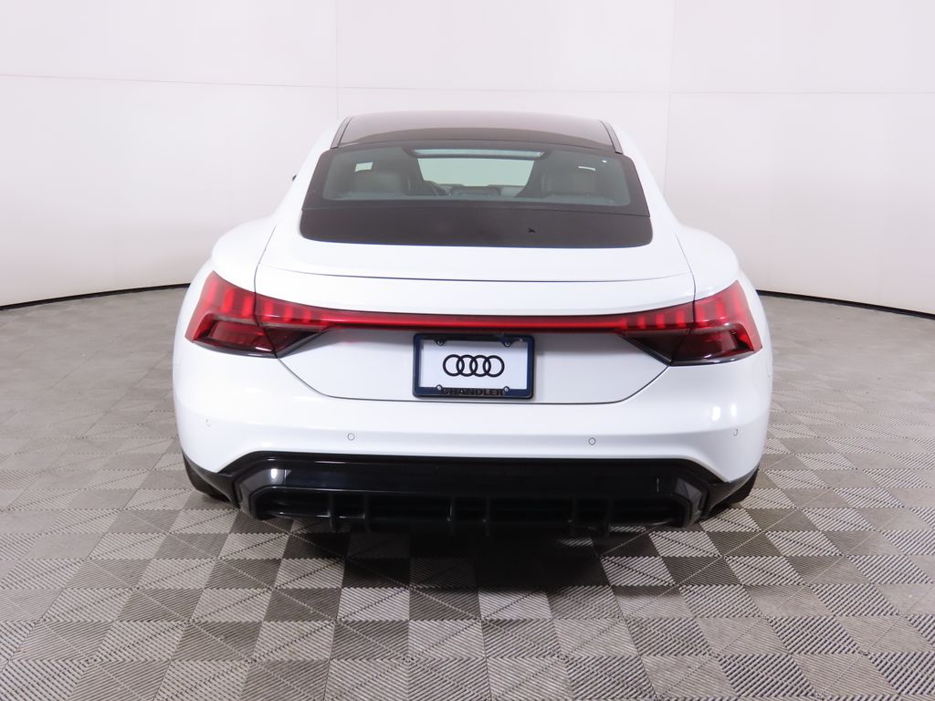 2022 Audi e-tron GT Prestige 6