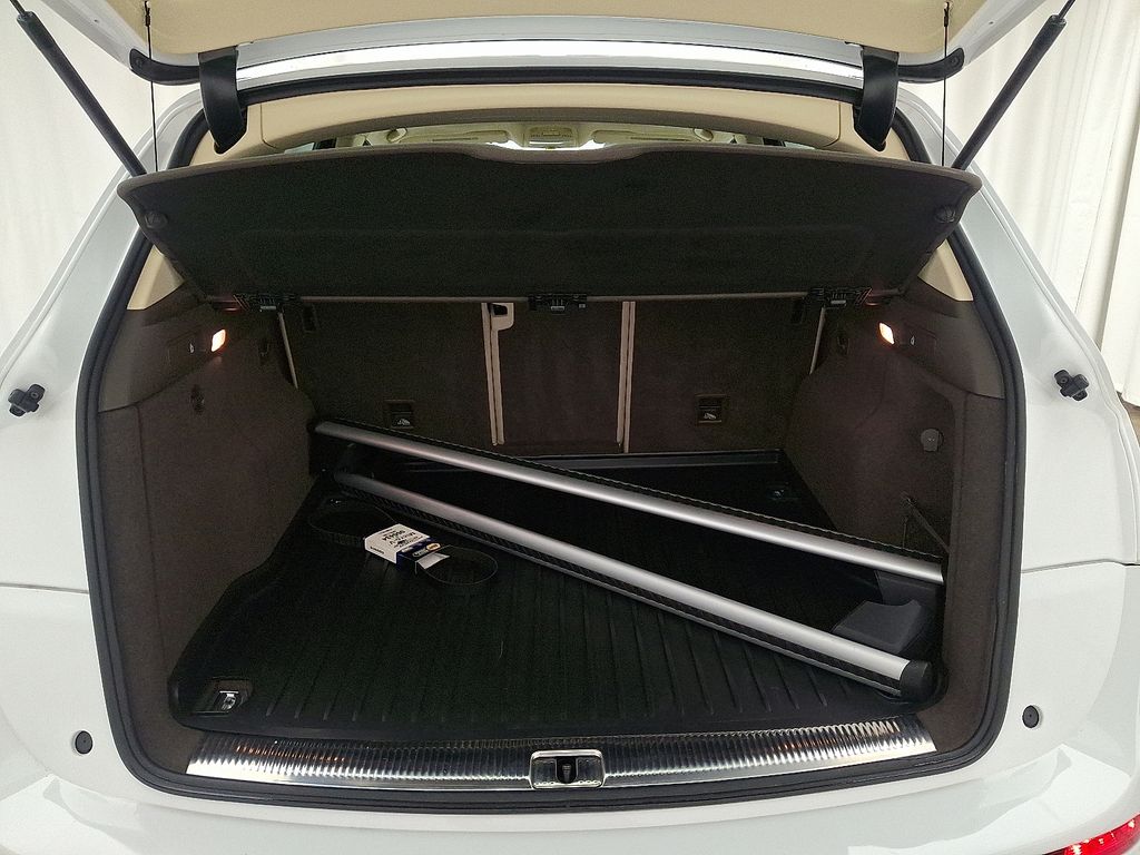 Thumbnail: 2013 Audi Q5 - 28