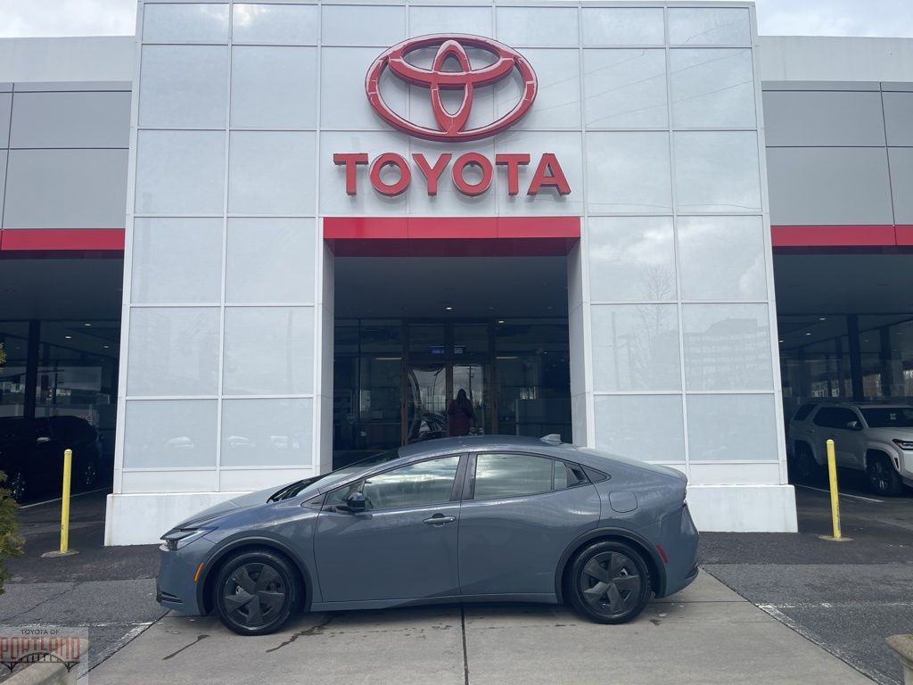 2025 Toyota Prius Plug-In Hybrid SE FWD