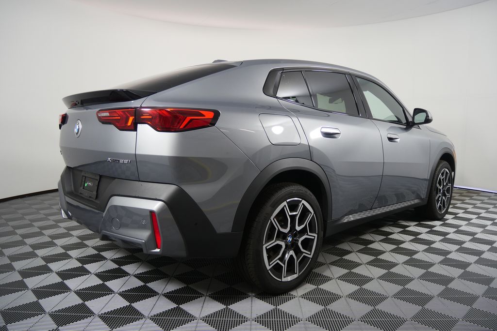 2025 BMW X2 xDrive28i 3