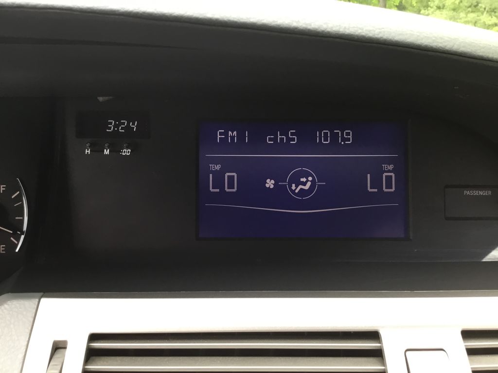 2005 Toyota Avalon XL 18