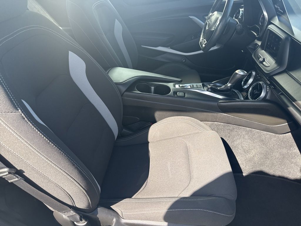 2020 Chevrolet Camaro RWD Coupe 1LT