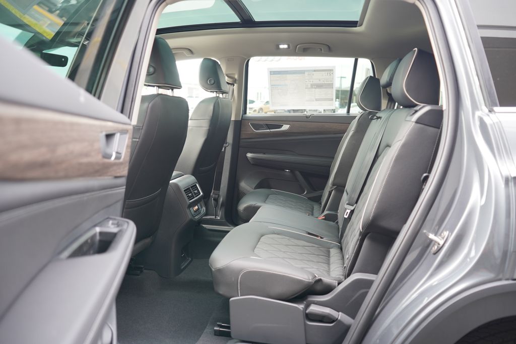 Thumbnail: 2025 Volkswagen Atlas - 10