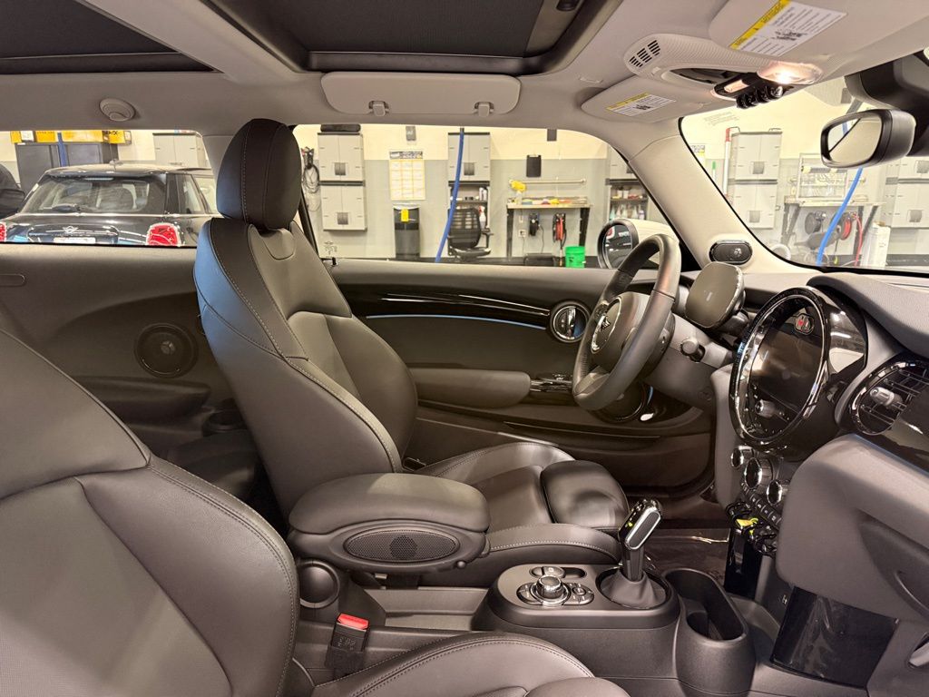 Thumbnail: 2024 MINI Cooper - 24