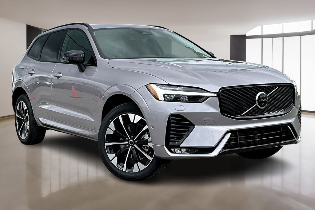 2026 Volvo XC60 Plus - Photo 13