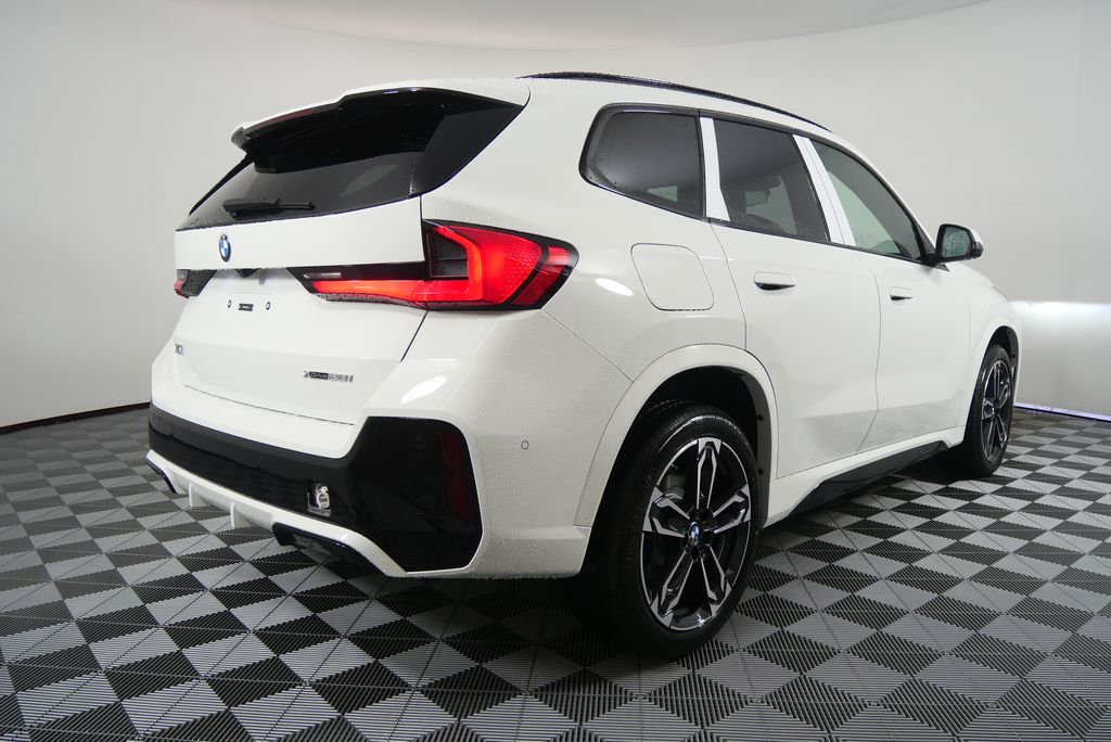 2025 BMW X1 xDrive28i 3