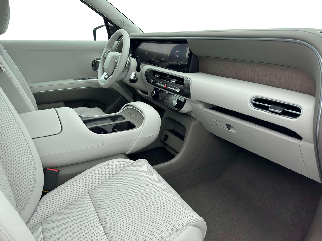 New 2026 Silver Hyundai SEL image 13