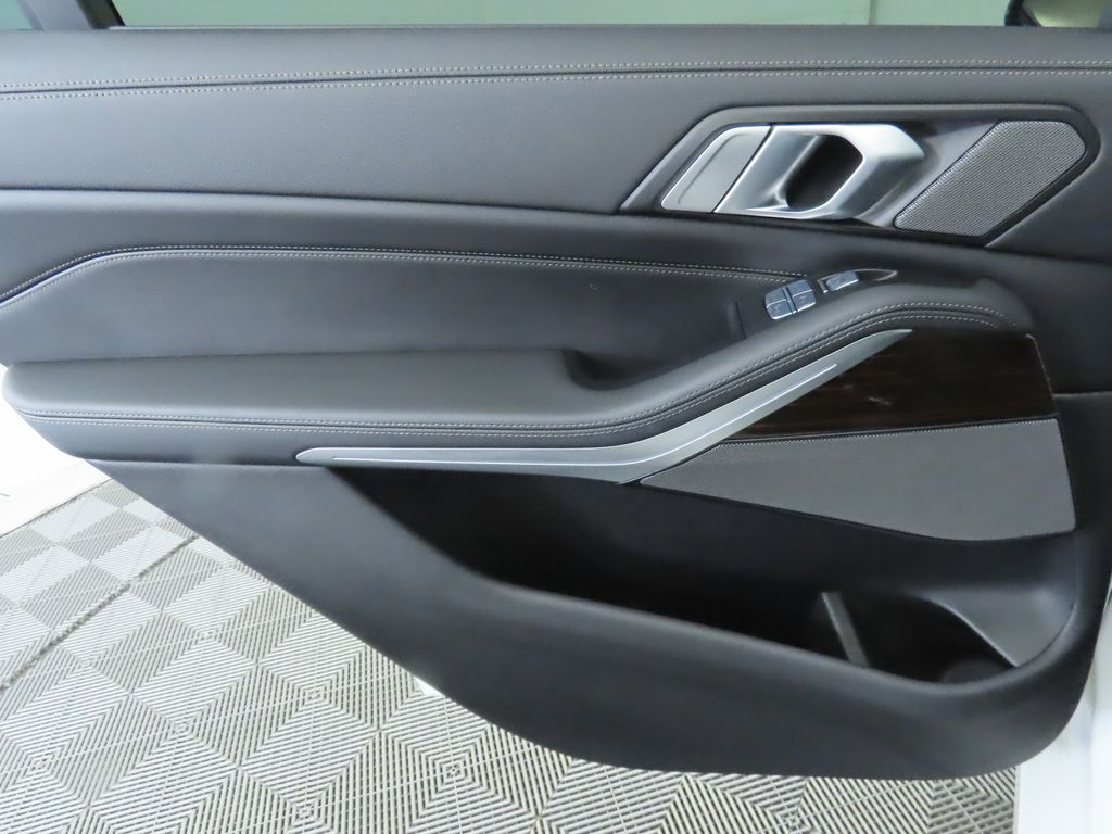 Thumbnail: 2020 BMW X7 - 27