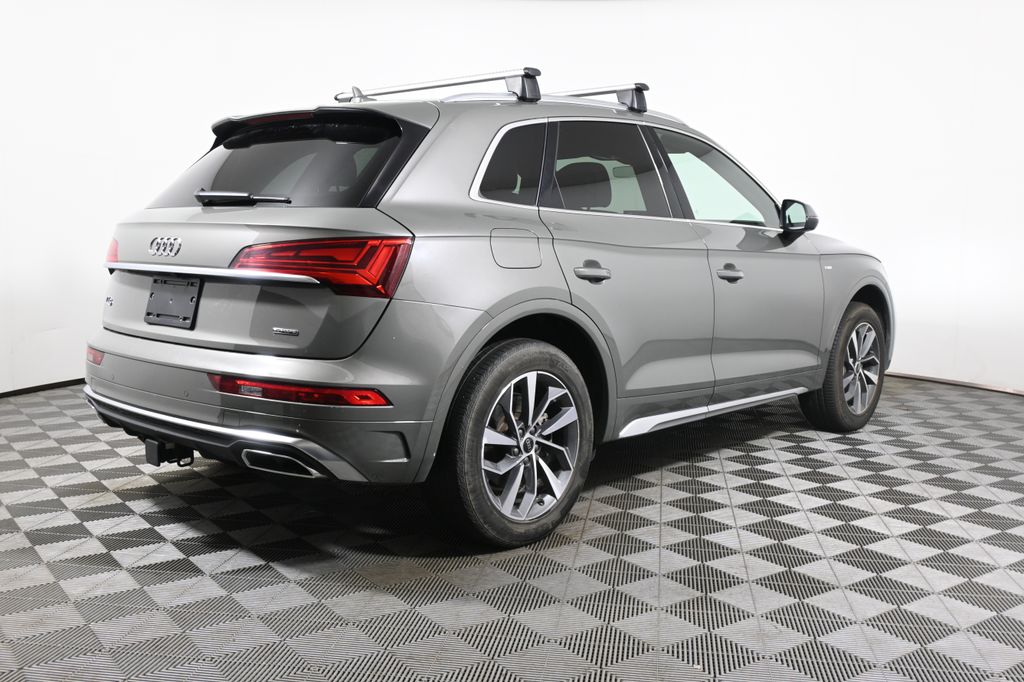 Thumbnail: 2023 Audi Q5 - 7