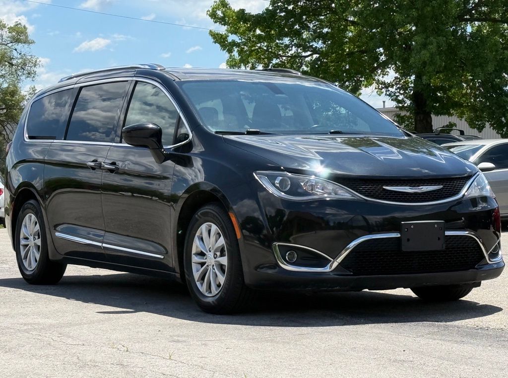 View vehicle photo 5