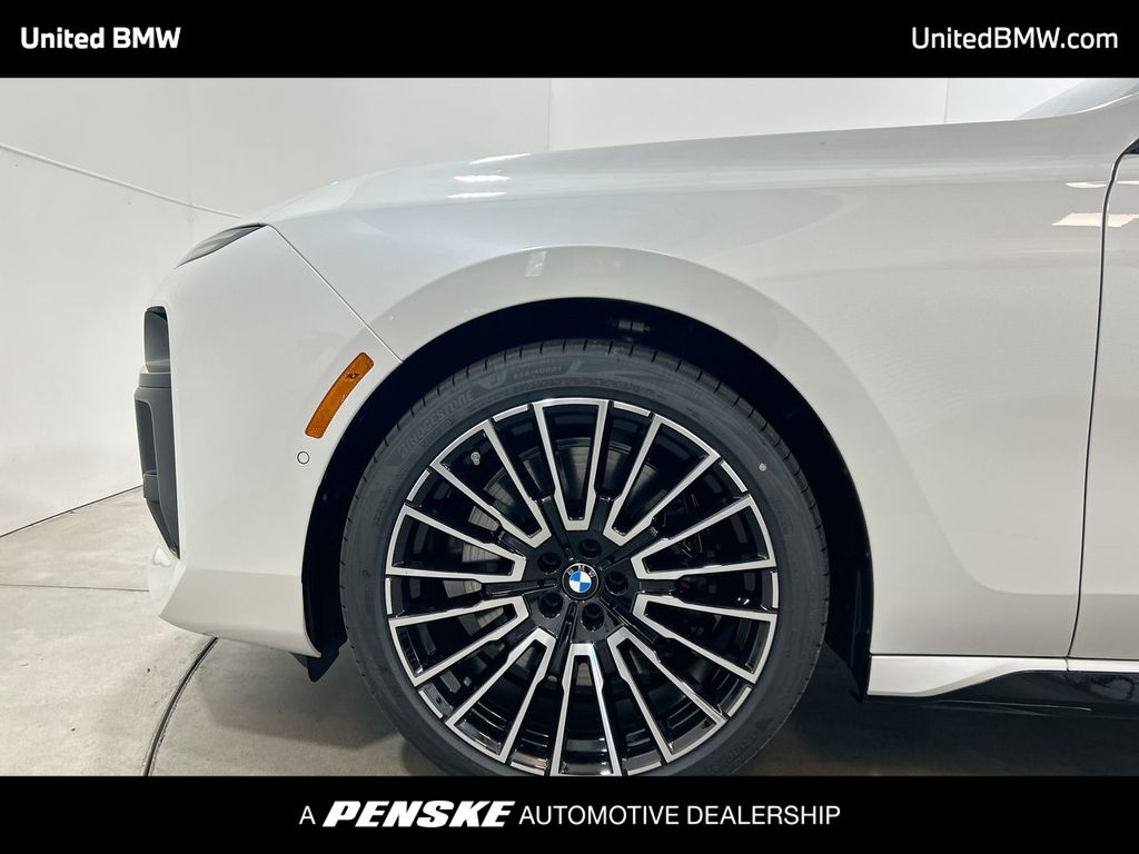 2025 BMW 7 Series 740i 10